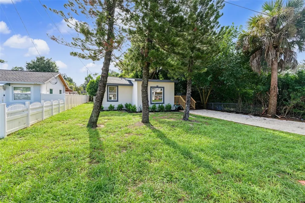 8713 EDISON AVENUE Tampa, FL 33604