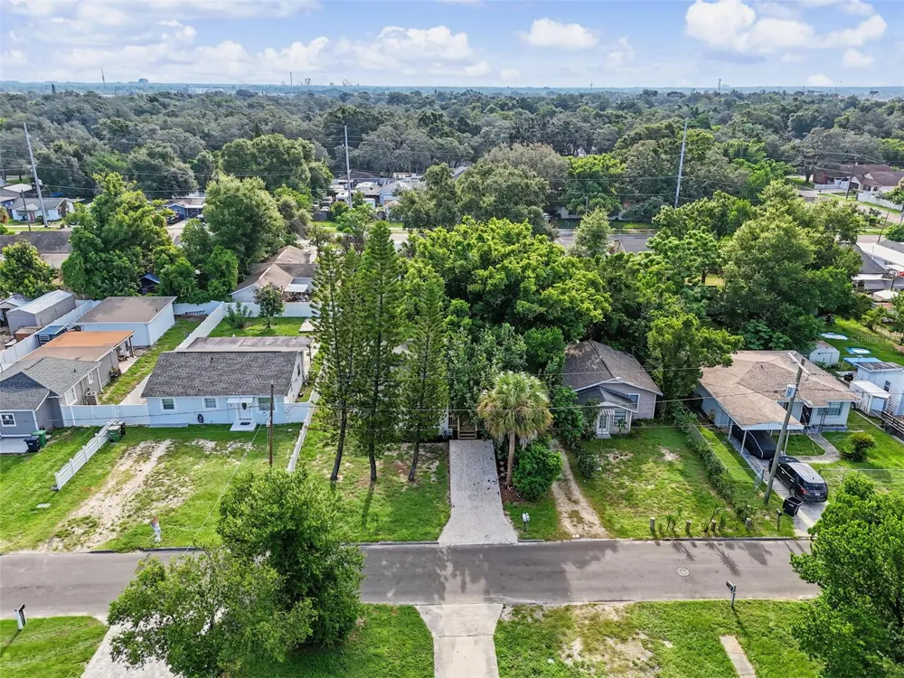 8713 EDISON AVENUE Tampa, FL 33604