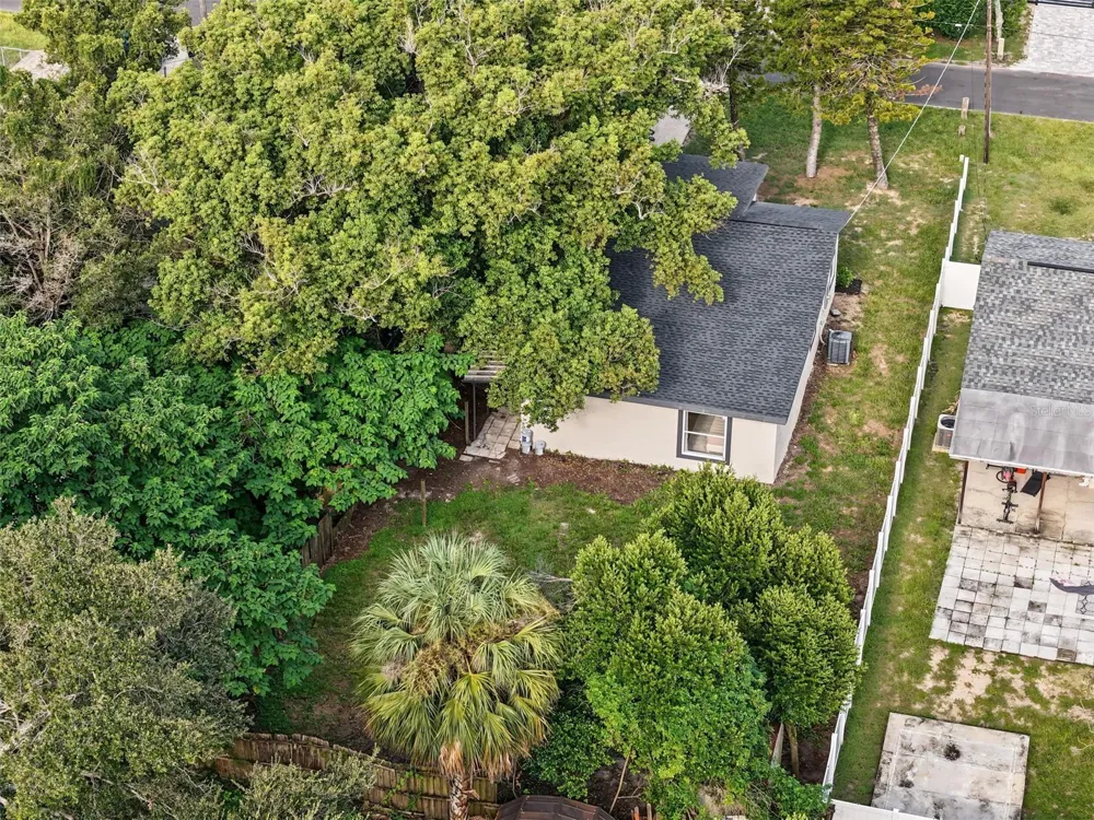 8713 EDISON AVENUE Tampa, FL 33604