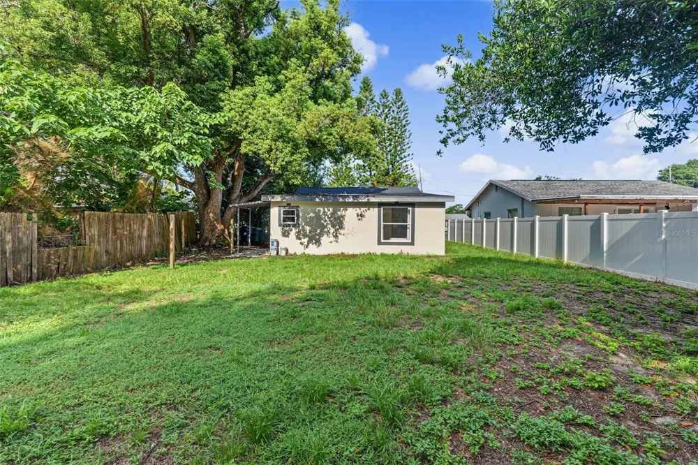 8713 EDISON AVENUE Tampa, FL 33604