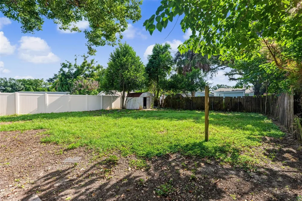 8713 EDISON AVENUE Tampa, FL 33604
