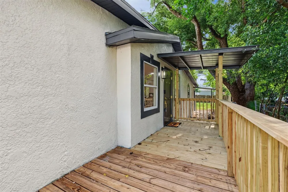 8713 EDISON AVENUE Tampa, FL 33604
