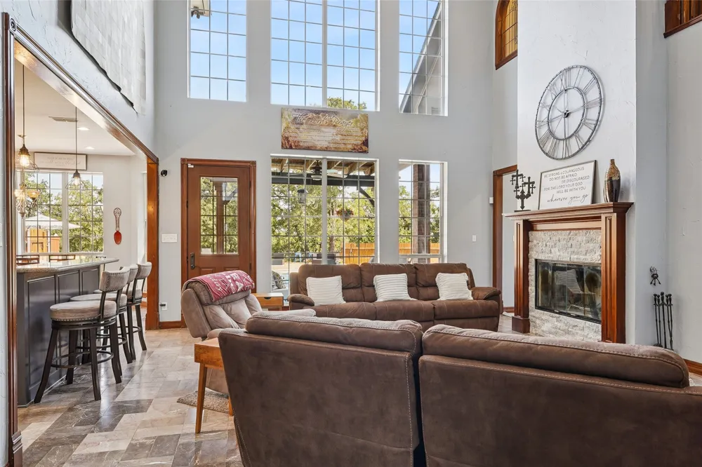 2380 W Sherman Drive Aubrey, TX 76227