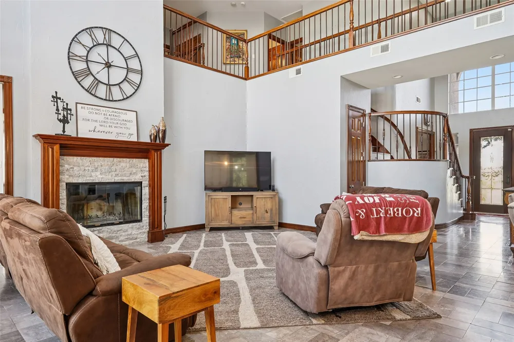 2380 W Sherman Drive Aubrey, TX 76227