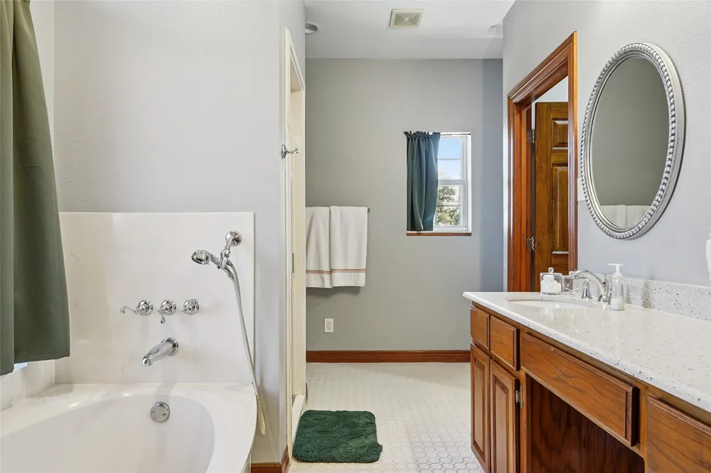 2380 W Sherman Drive Aubrey, TX 76227