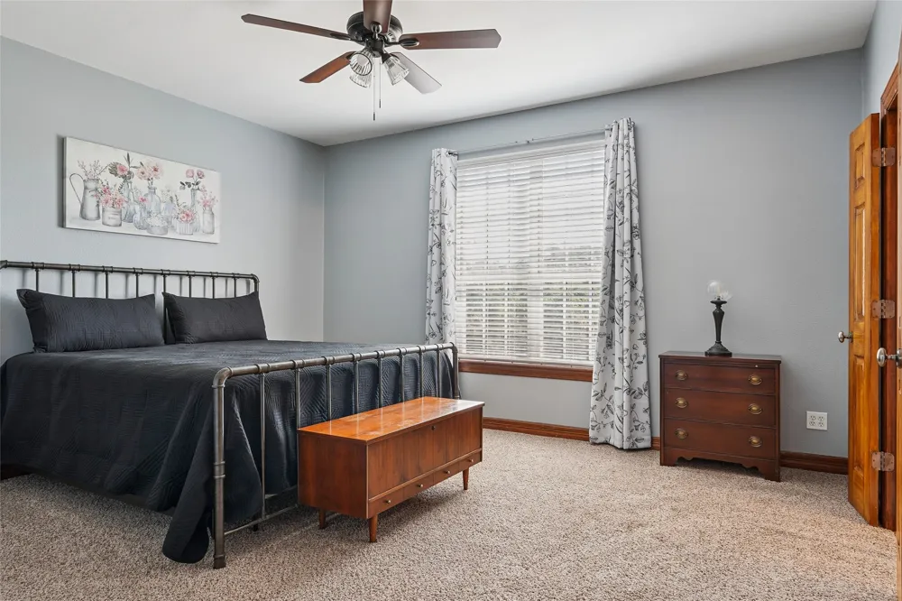 2380 W Sherman Drive Aubrey, TX 76227