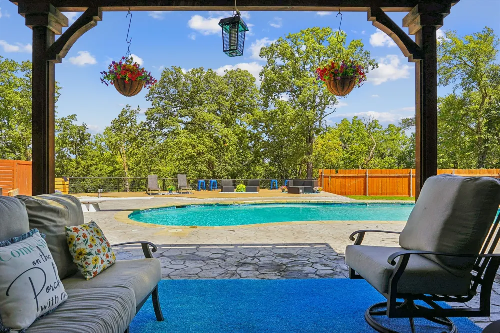 2380 W Sherman Drive Aubrey, TX 76227