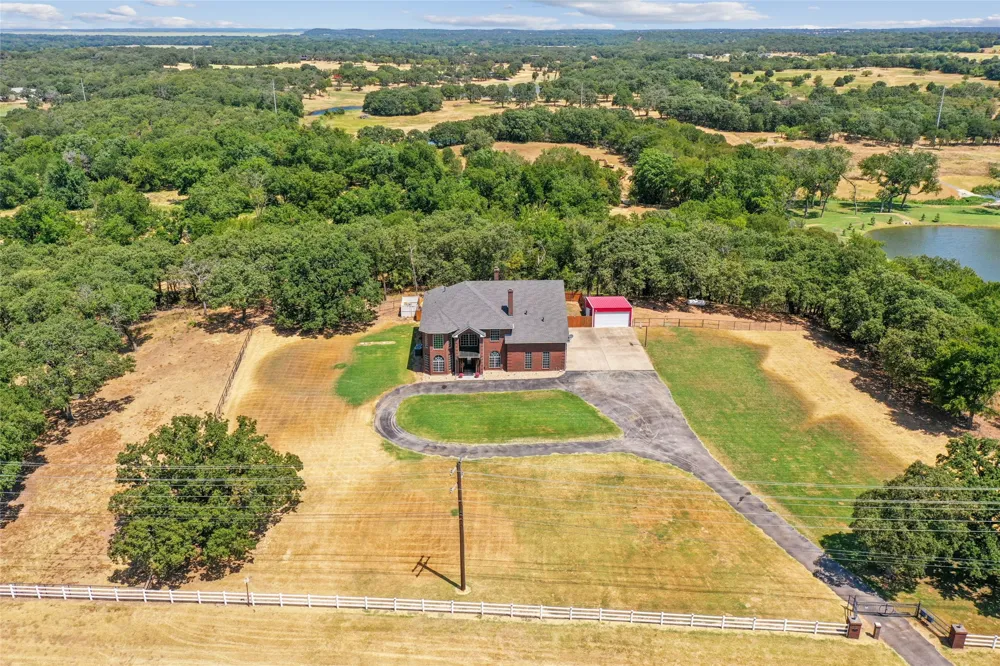 2380 W Sherman Drive Aubrey, TX 76227