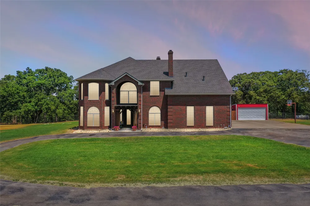 2380 W Sherman Drive Aubrey, TX 76227