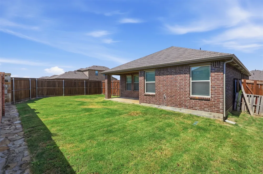 1302 Olivewood Place Crandall, TX 75114