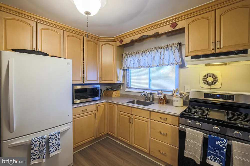 8200 HARRIS AVENUE Baltimore, MD 21234