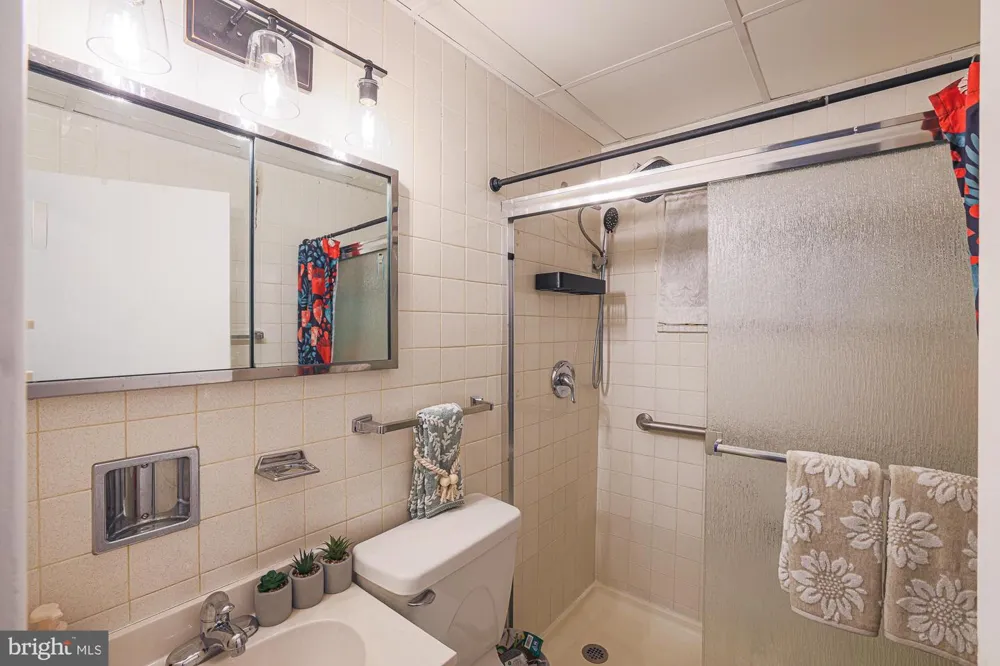 8200 HARRIS AVENUE Baltimore, MD 21234
