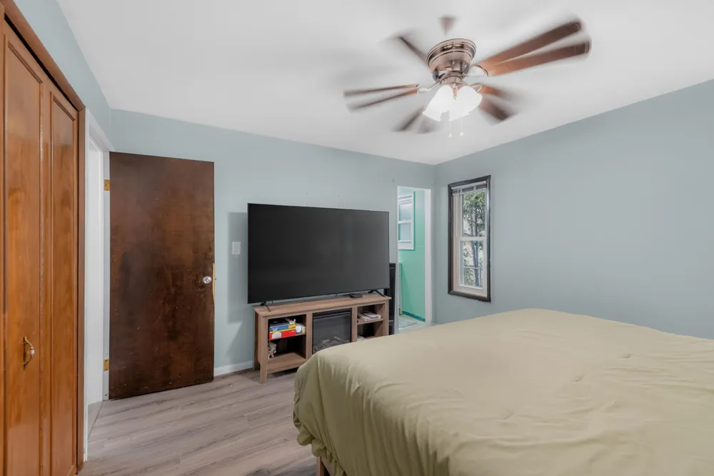 16657 Kennebec Street Southgate, MI 48195