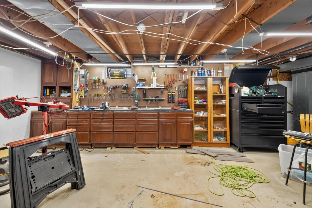 16657 Kennebec Street Southgate, MI 48195