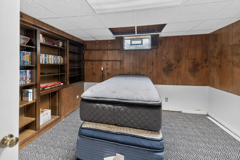 16657 Kennebec Street Southgate, MI 48195