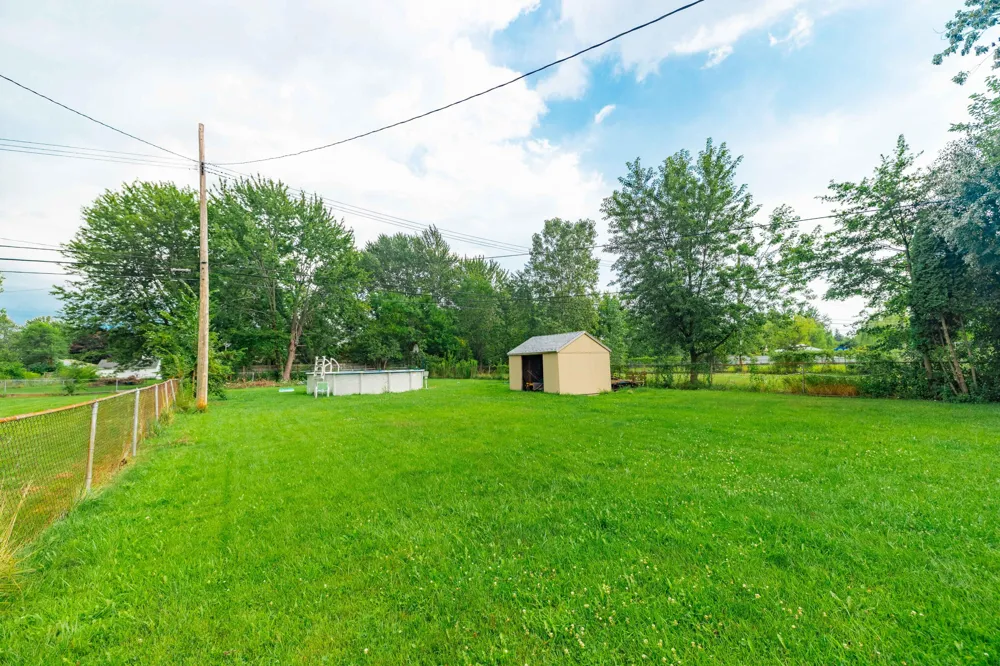 16657 Kennebec Street Southgate, MI 48195