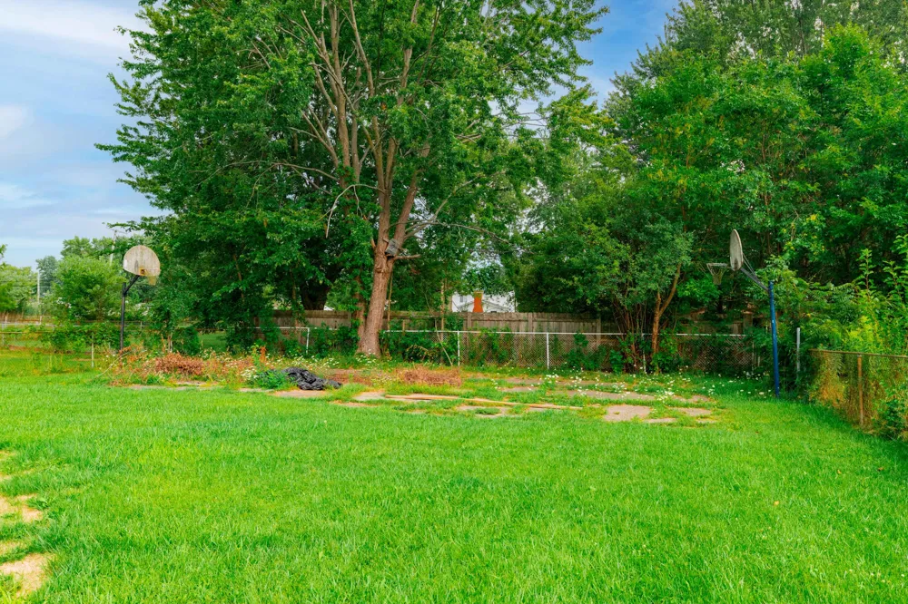 16657 Kennebec Street Southgate, MI 48195