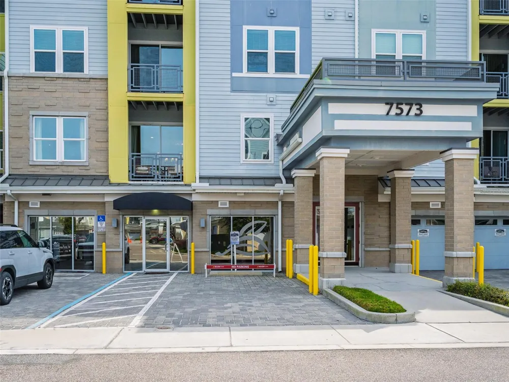 7517 LAUREATE BOULEVARD #4303 Orlando, FL 32827