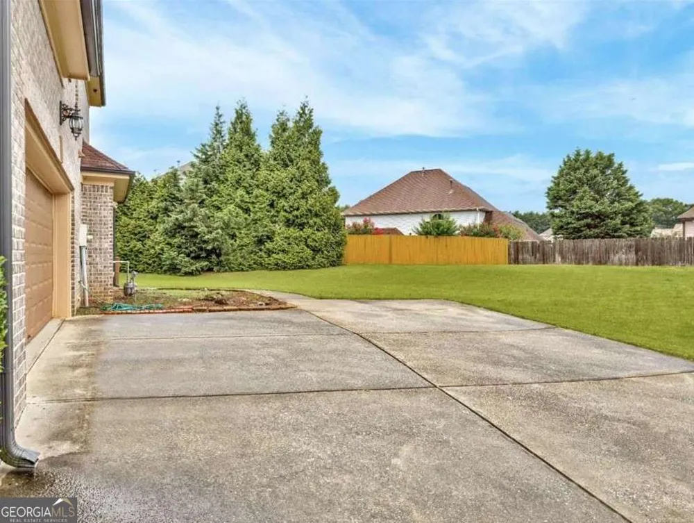 604 Arbor RDG Loganville, GA 30052