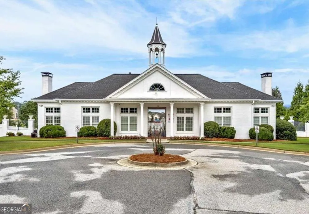 604 Arbor RDG Loganville, GA 30052