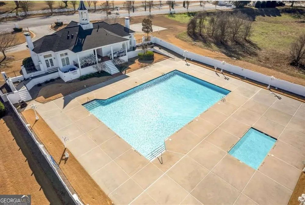 604 Arbor RDG Loganville, GA 30052