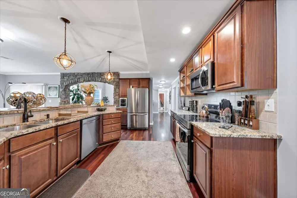 604 Arbor RDG Loganville, GA 30052