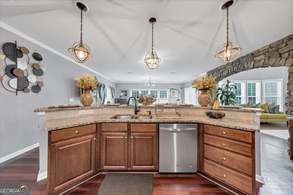 604 Arbor RDG Loganville, GA 30052
