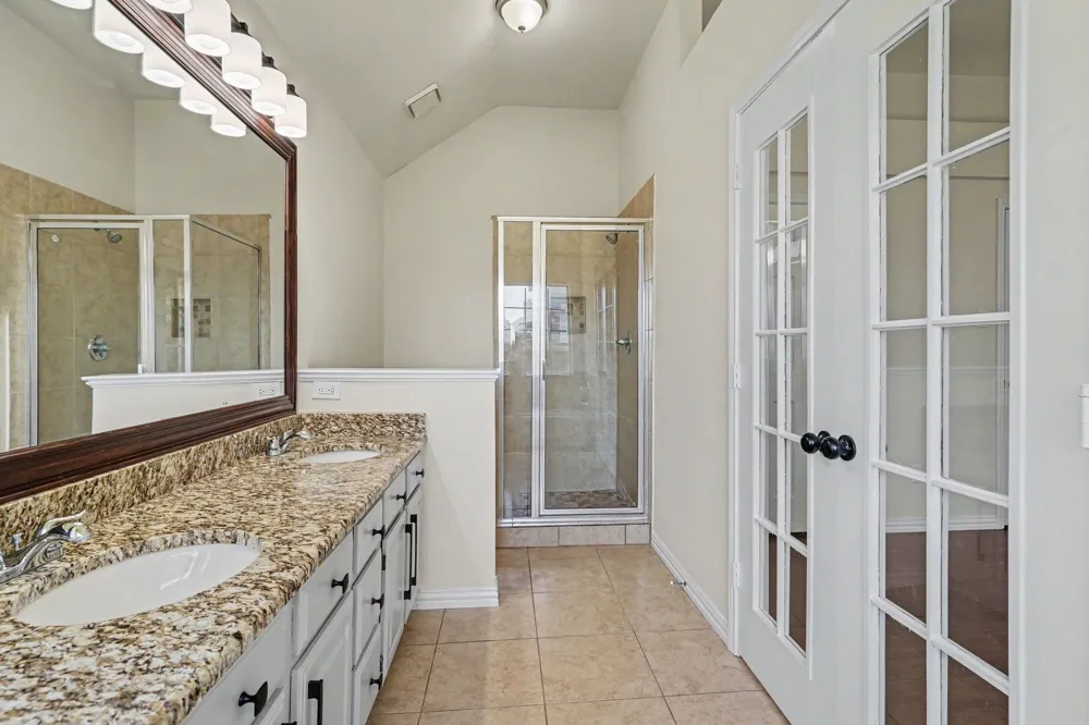 6017 Hilltop Drive Watauga, TX 76148