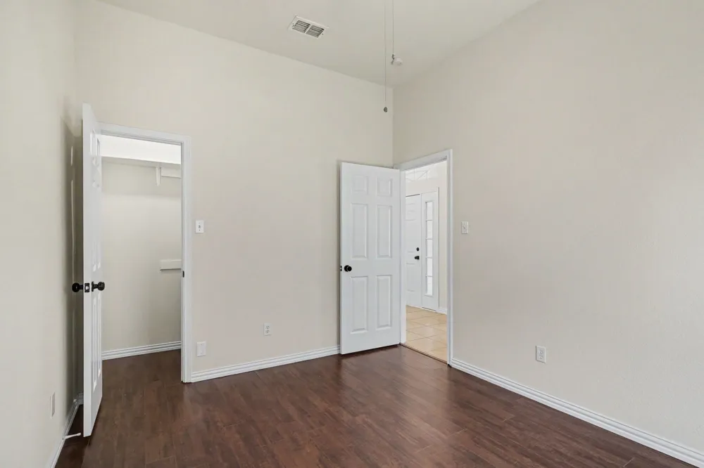 6017 Hilltop Drive Watauga, TX 76148
