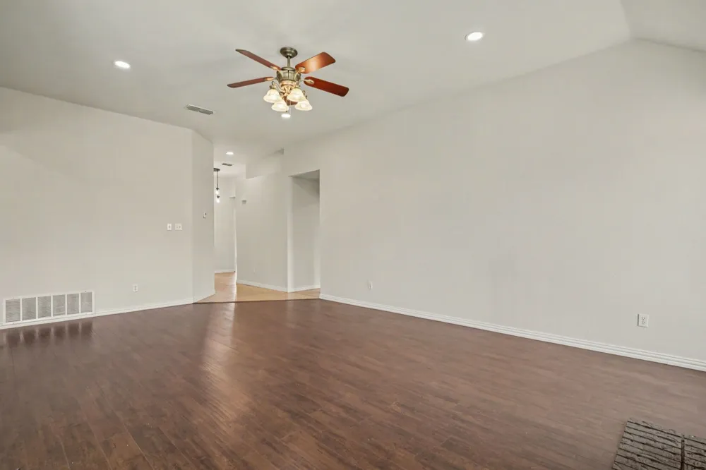 6017 Hilltop Drive Watauga, TX 76148