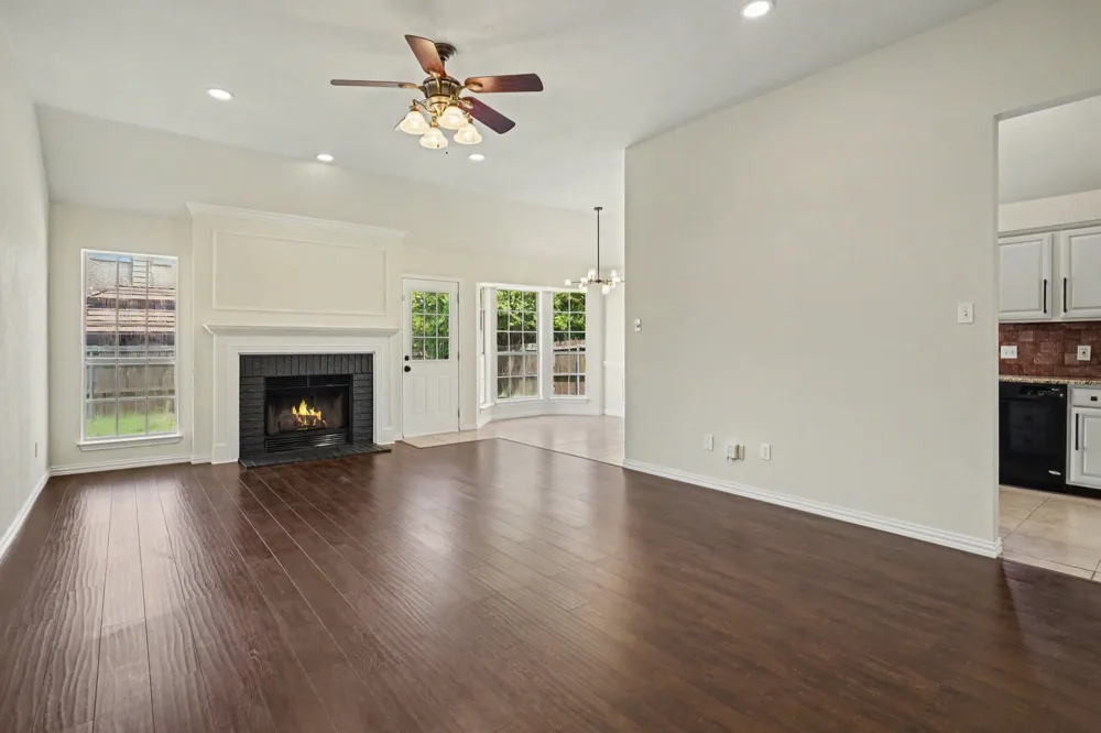 6017 Hilltop Drive Watauga, TX 76148
