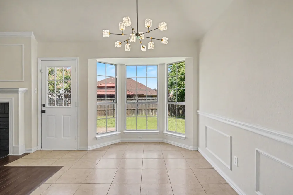 6017 Hilltop Drive Watauga, TX 76148