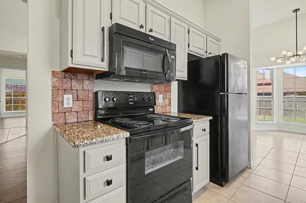 6017 Hilltop Drive Watauga, TX 76148