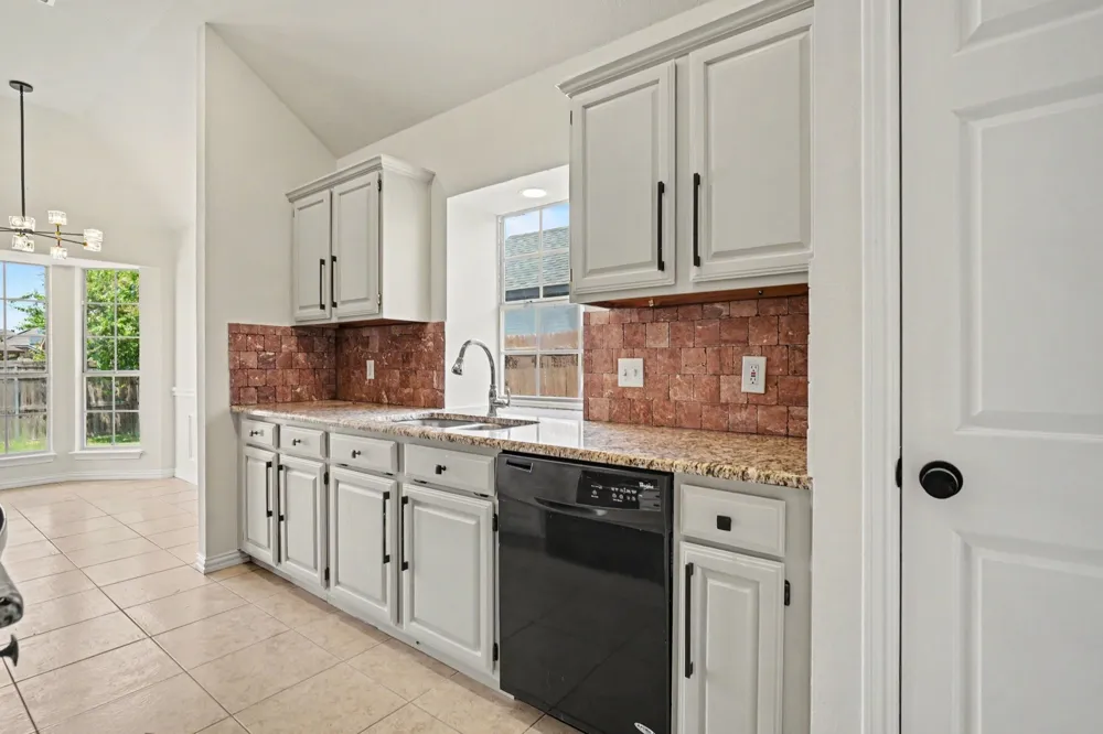 6017 Hilltop Drive Watauga, TX 76148