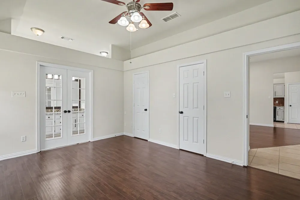 6017 Hilltop Drive Watauga, TX 76148