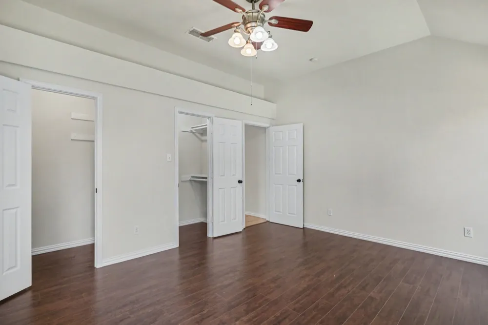 6017 Hilltop Drive Watauga, TX 76148