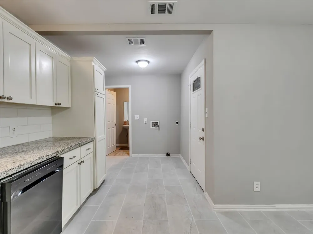 12313 23rd Street Santa Fe, TX 77510