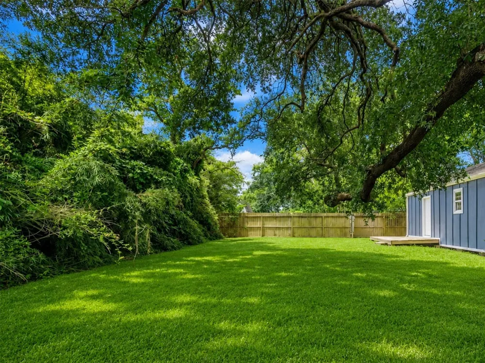 12313 23rd Street Santa Fe, TX 77510