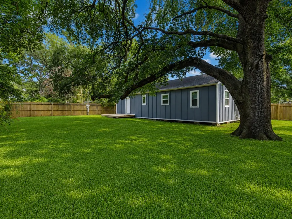 12313 23rd Street Santa Fe, TX 77510