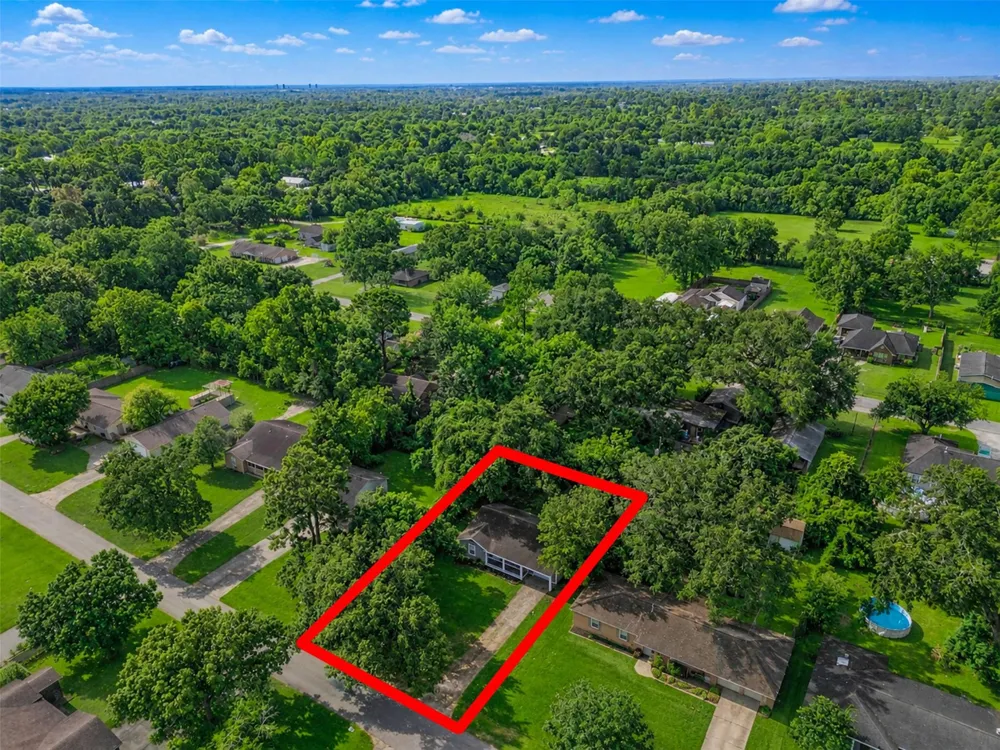 12313 23rd Street Santa Fe, TX 77510
