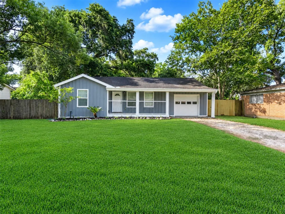 12313 23rd Street Santa Fe, TX 77510