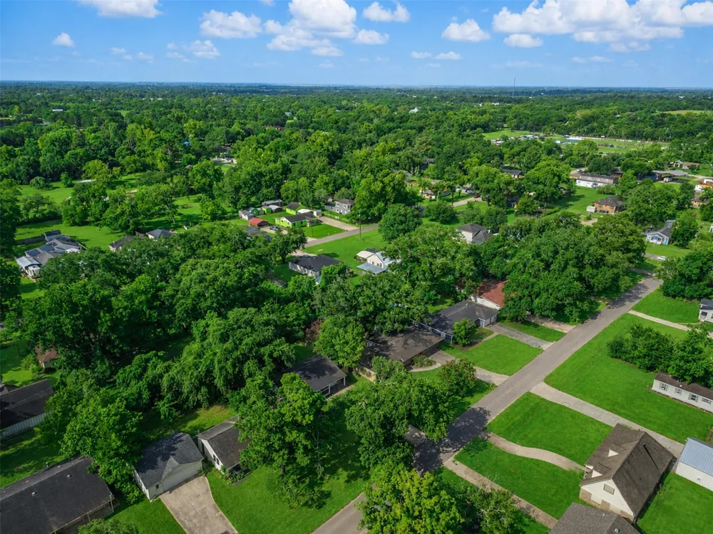 12313 23rd Street Santa Fe, TX 77510