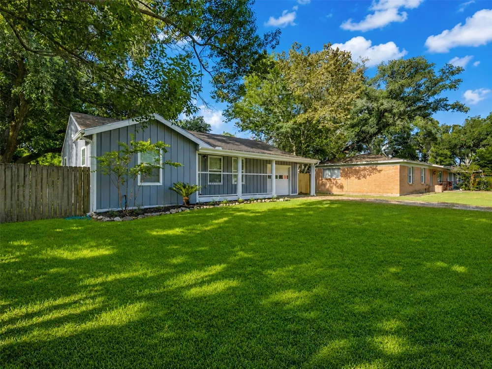 12313 23rd Street Santa Fe, TX 77510