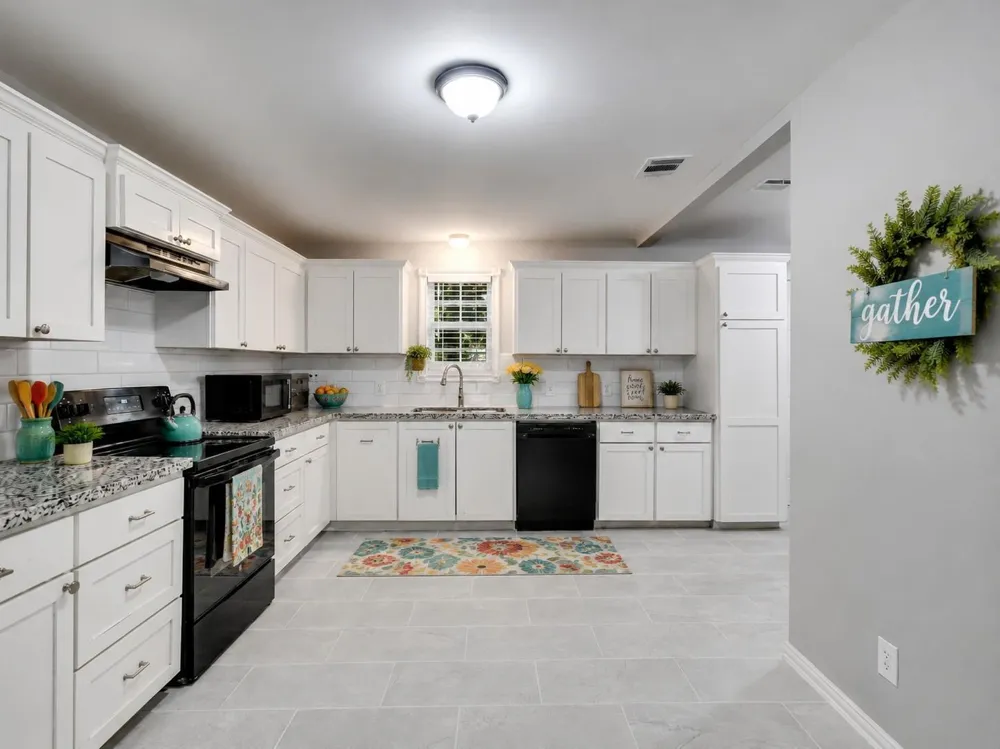 12313 23rd Street Santa Fe, TX 77510