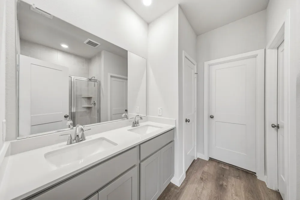 302 Amy Street Angleton, TX 77515