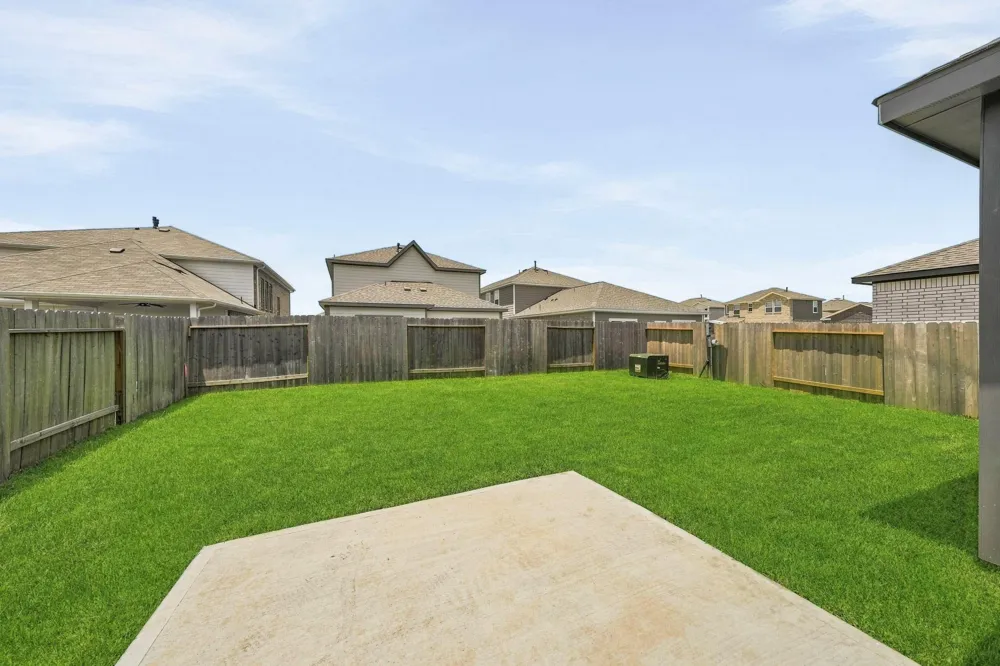 302 Amy Street Angleton, TX 77515