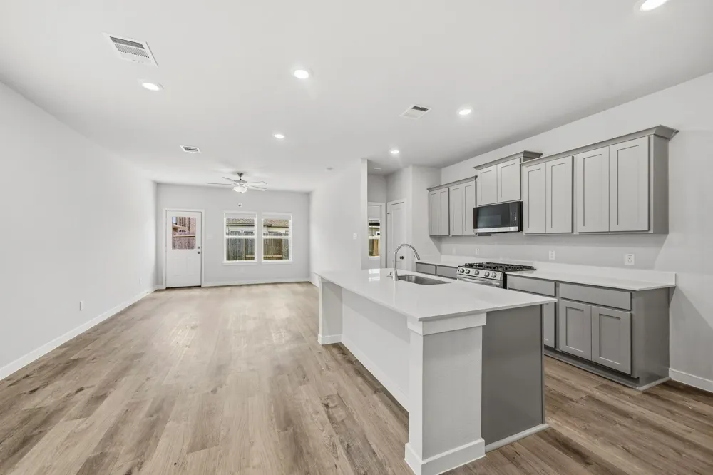 302 Amy Street Angleton, TX 77515