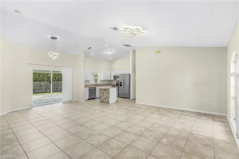 5215 SW 16th Place
