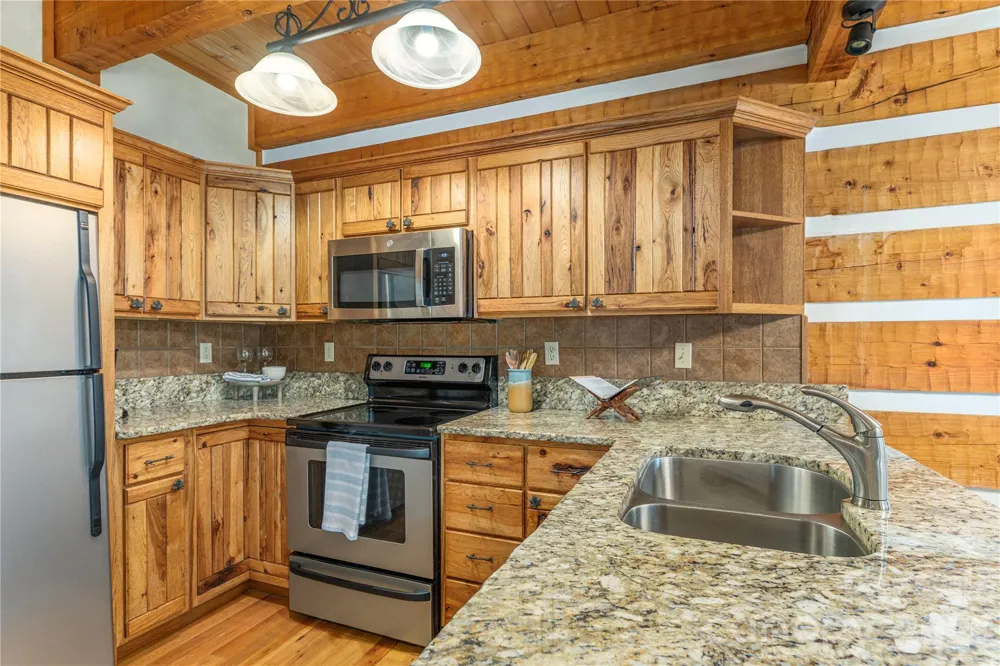 93 Rachels Circle Maggie Valley, NC 28751