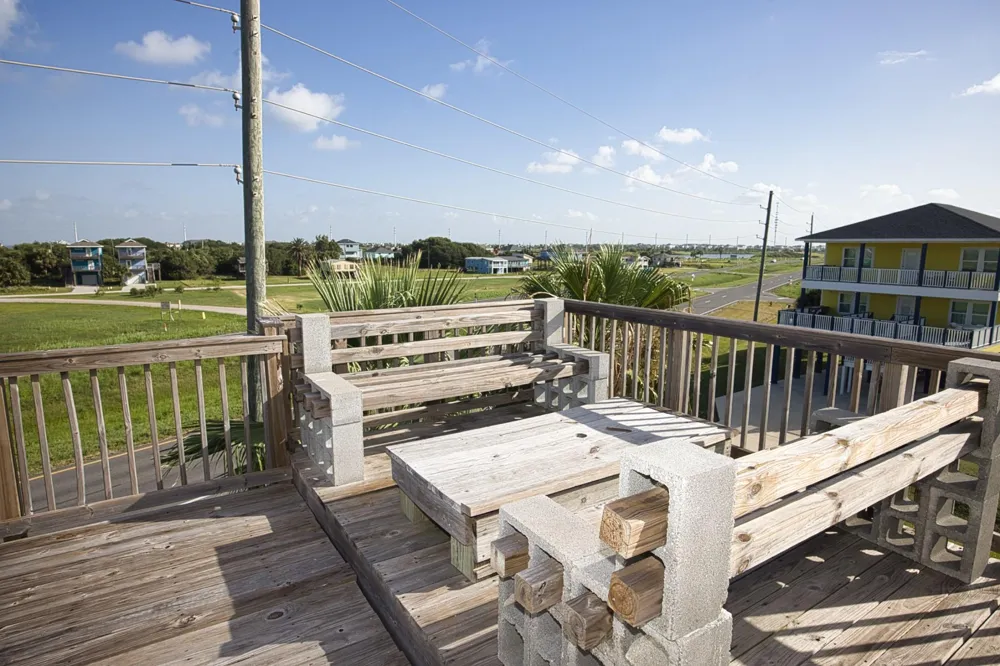 4016 Las Palmas Street Galveston, TX 77554